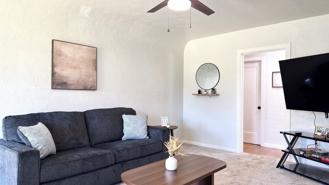 Photo of Livingroom in Hanford