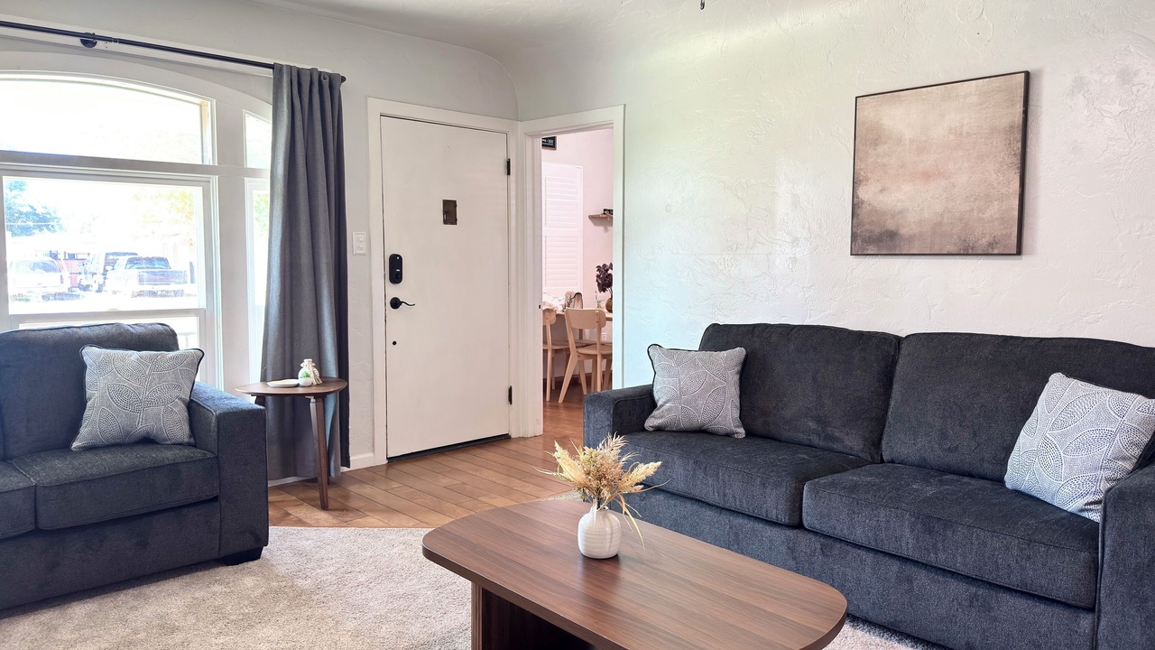 Photo of Livingroom in Hanford