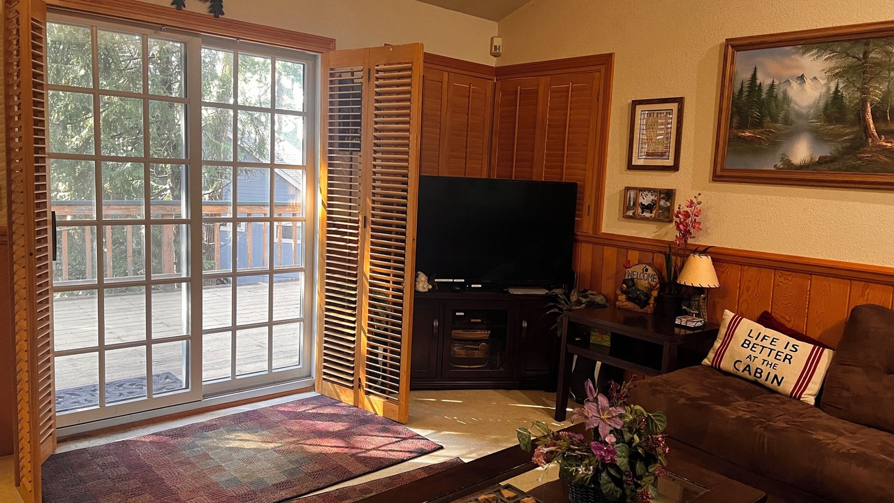 Photo of Livingroom in Cedar Glen