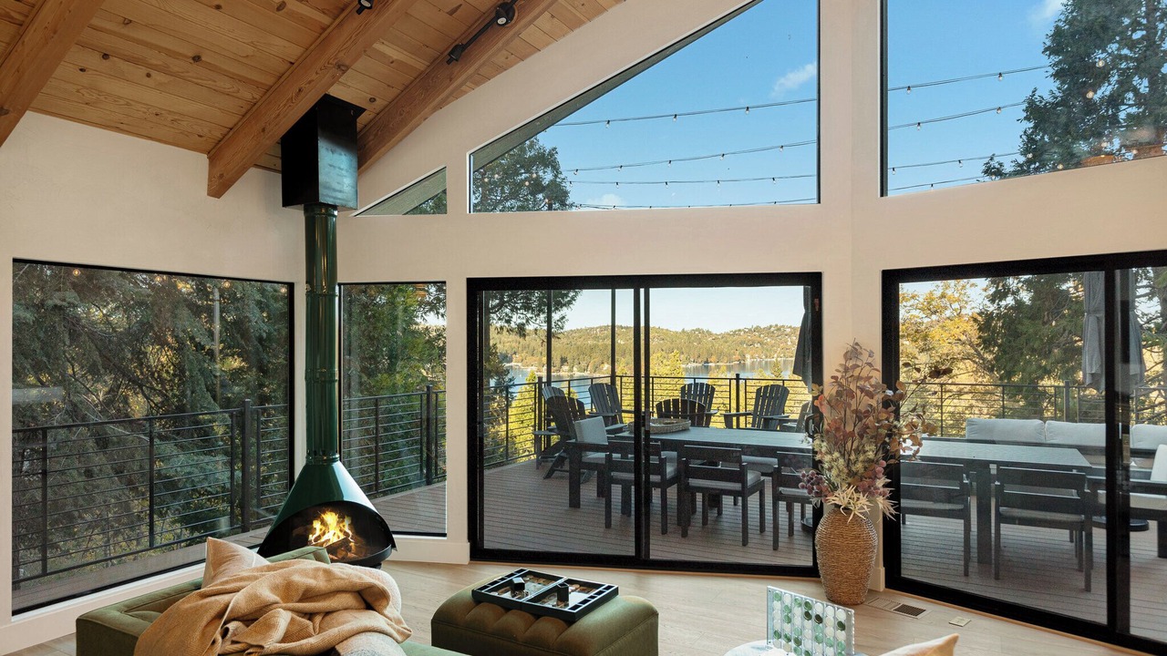 Photo of Livingroom in Cedar Glen