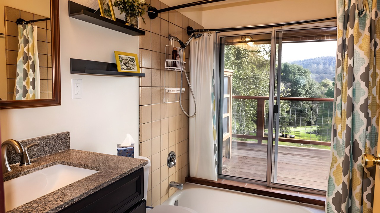 Photo of Bathroom in Midpines