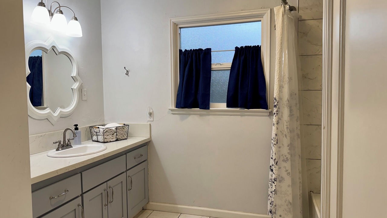 Photo of Bathroom in Hanford