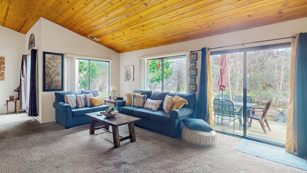 Photo of Livingroom in Three Rivers