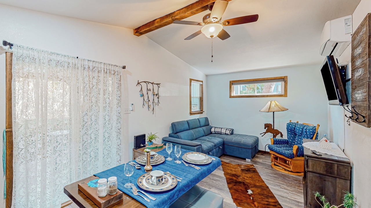 Photo of Livingroom in Mono Vista
