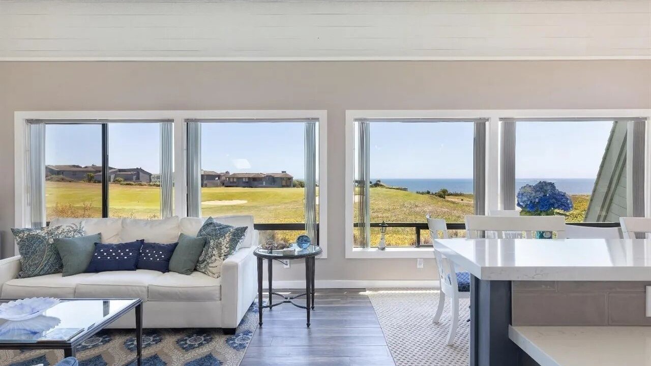 Photo of Livingroom in Bodega Bay