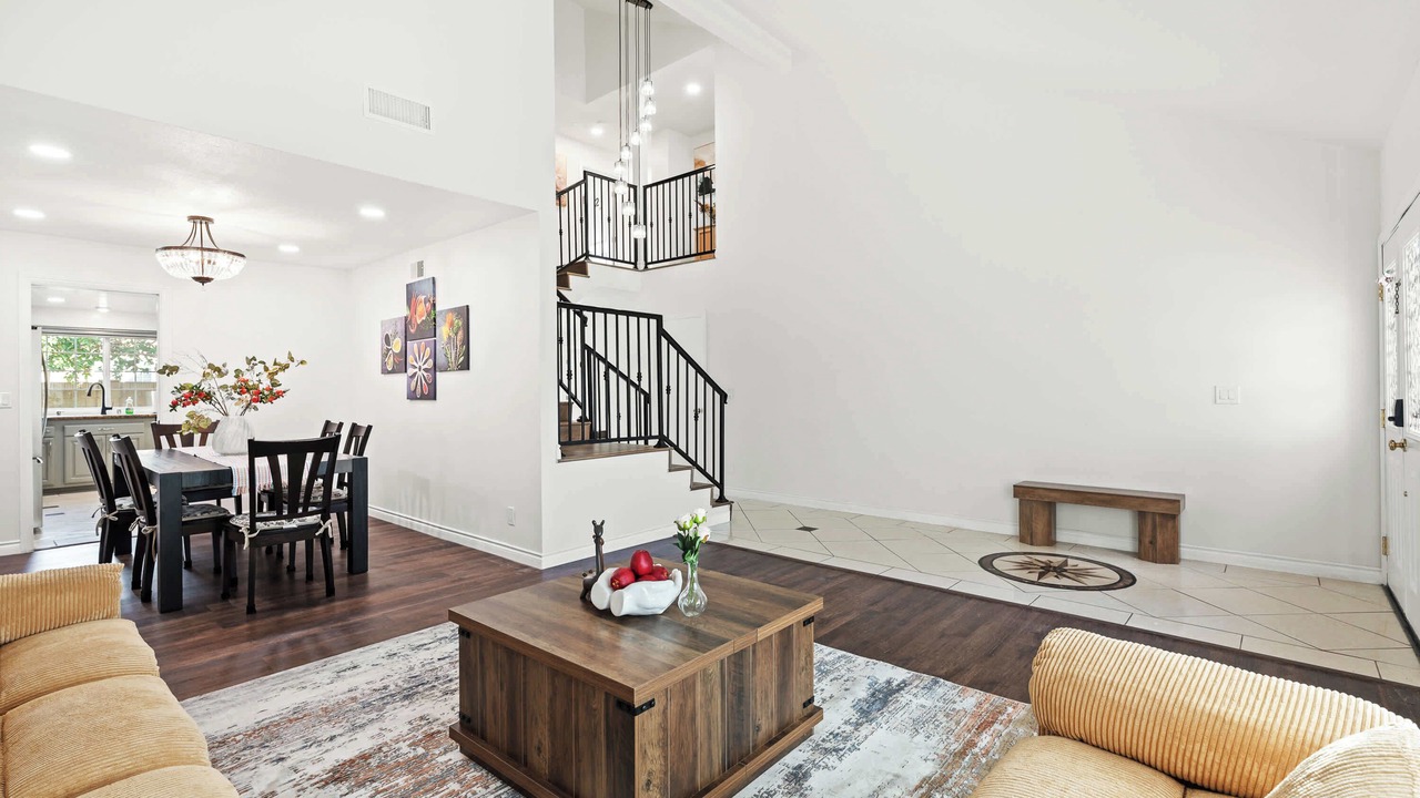 Photo of Livingroom in Norwalk
