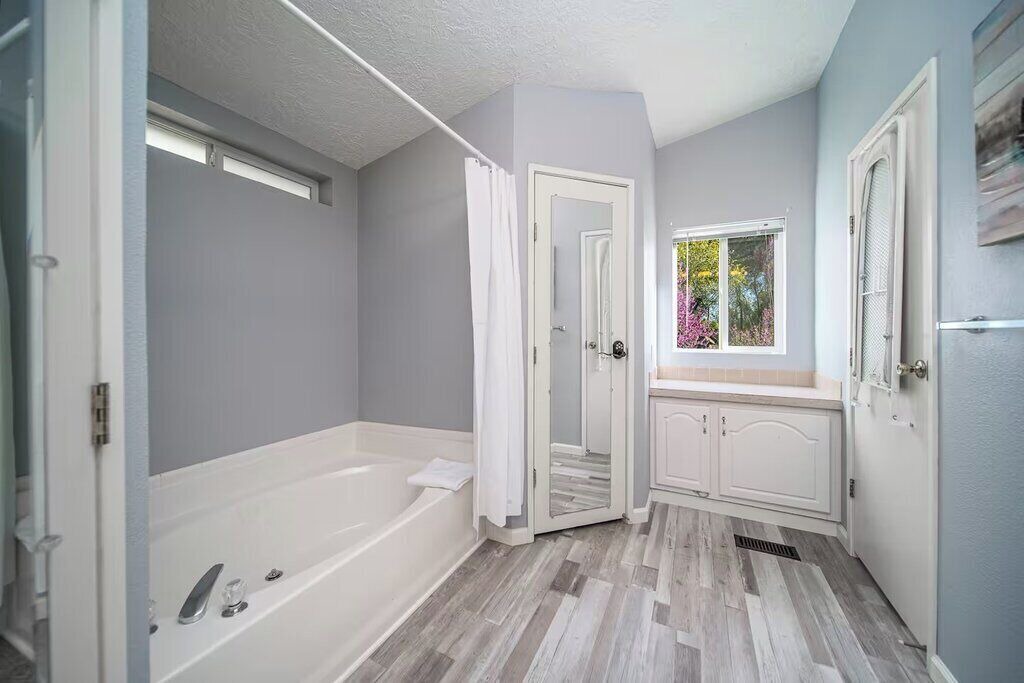 Photo of Bathroom in Mariposa