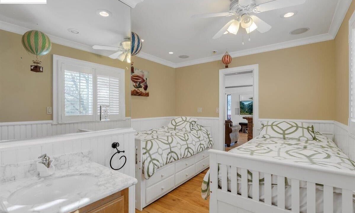 Photo of Bedroom in Groveland