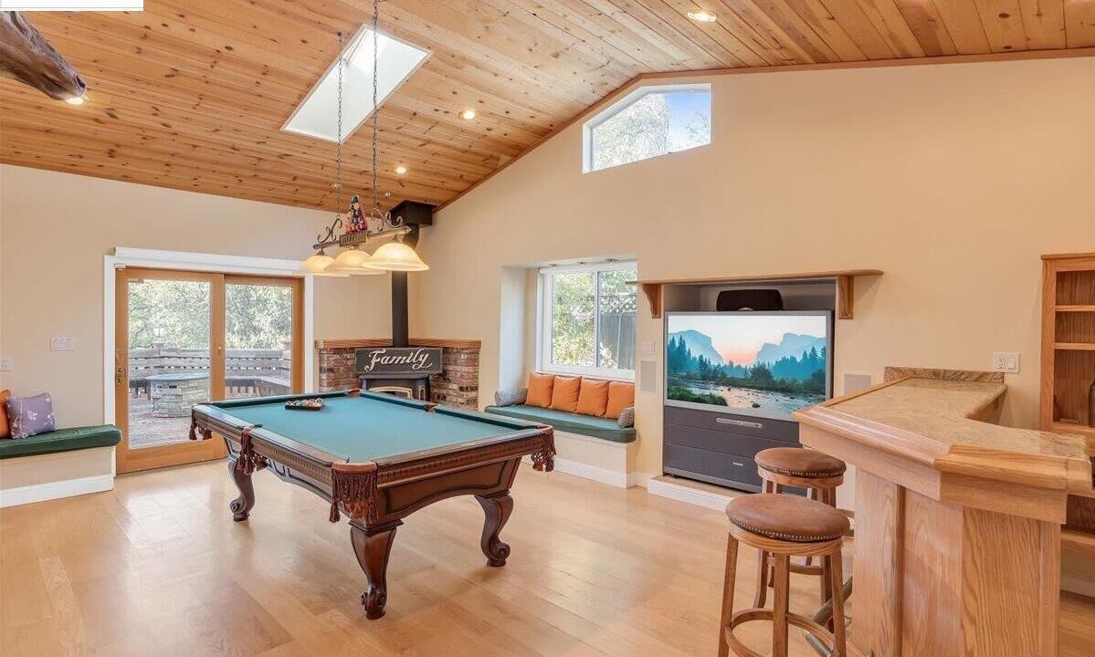 Photo of Bedroom in Groveland