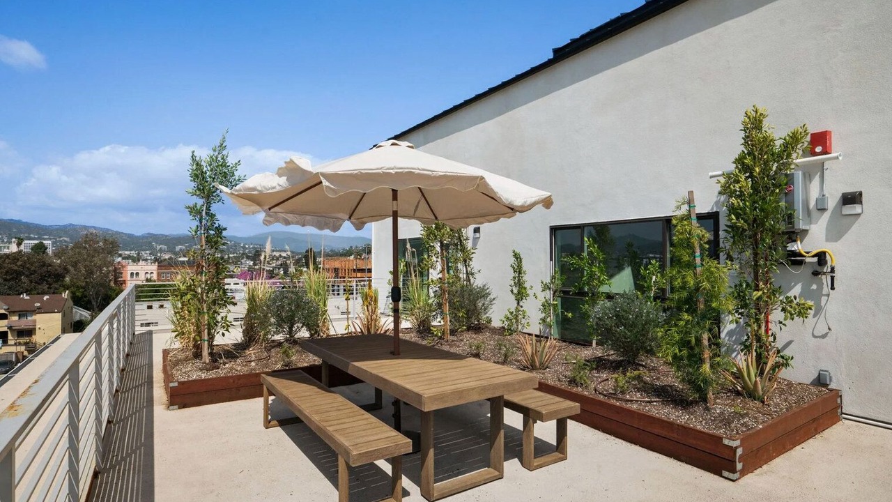 Photo of Outdoor in East Hollywood
