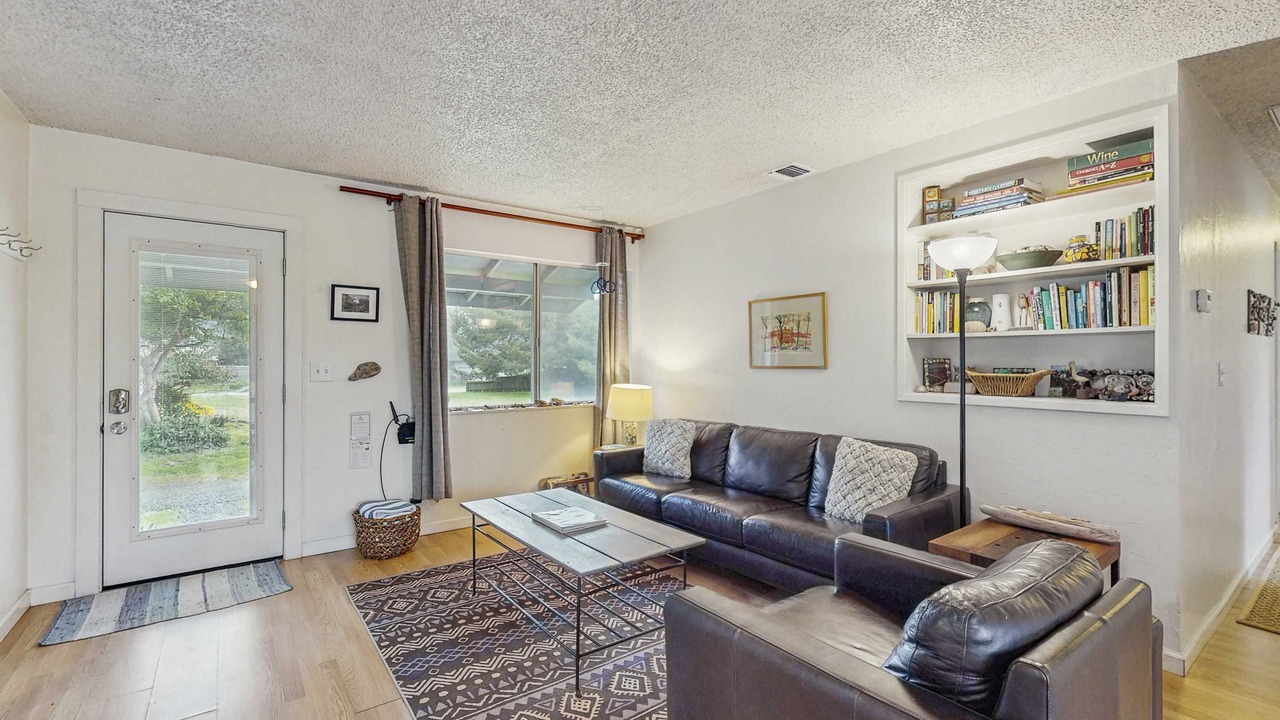 Photo of Livingroom in Fort Bragg