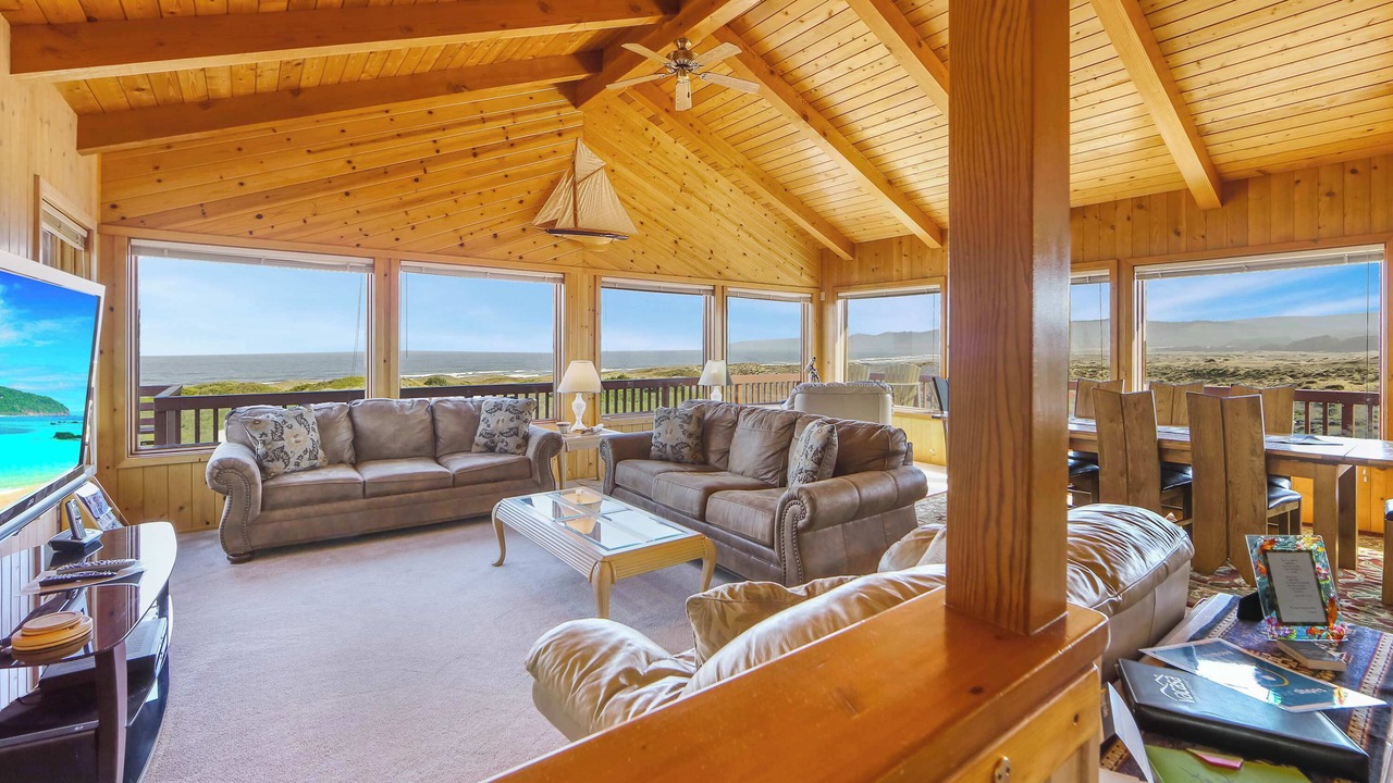 Photo of Livingroom in Fort Bragg