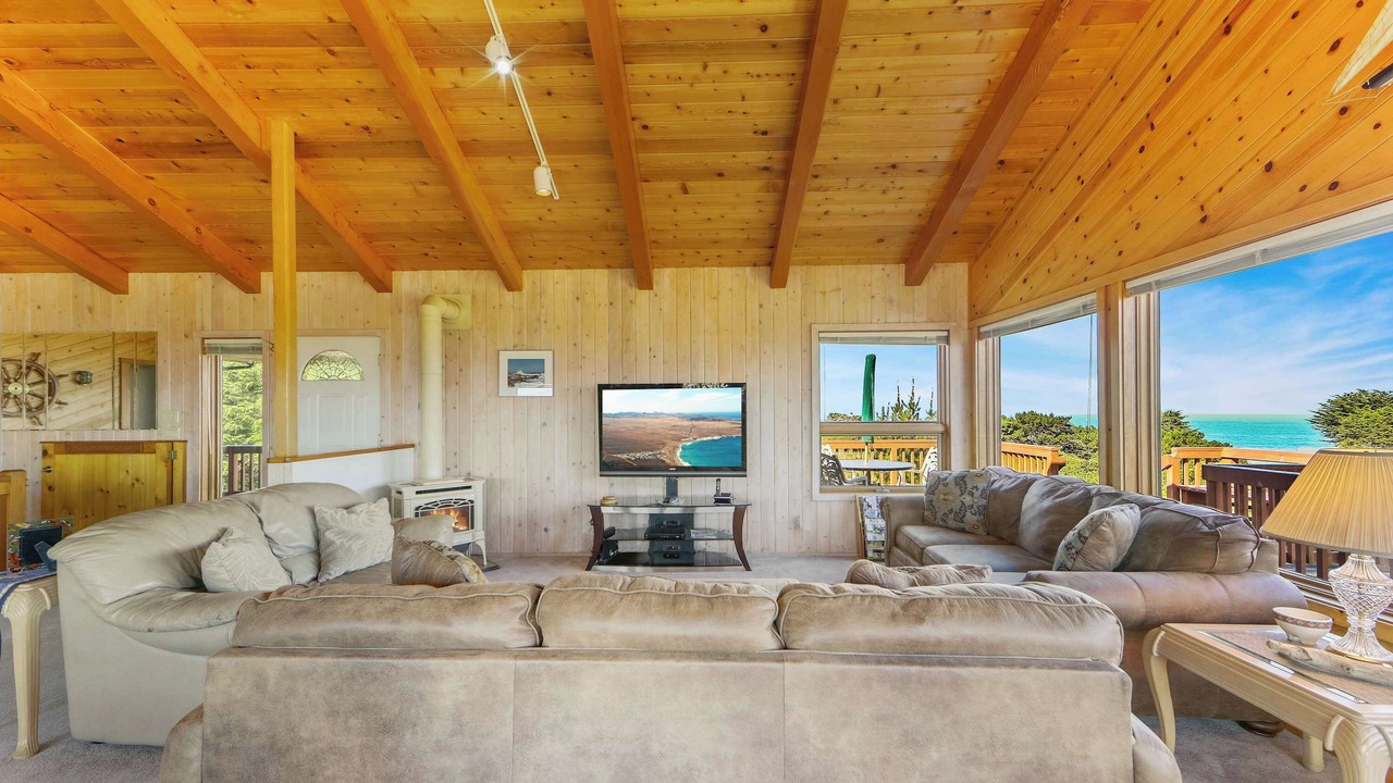 Photo of Livingroom in Fort Bragg
