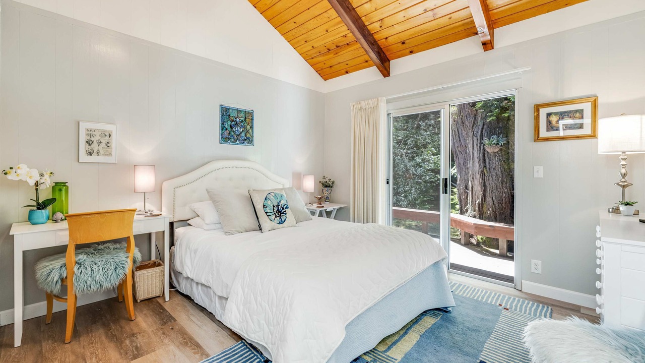 Photo of Bedroom in Mendocino