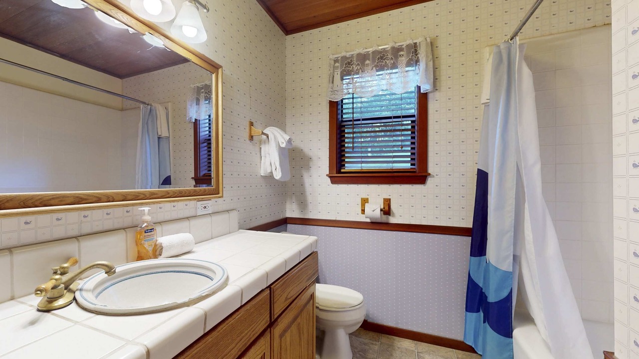 Photo of Bathroom in Mendocino