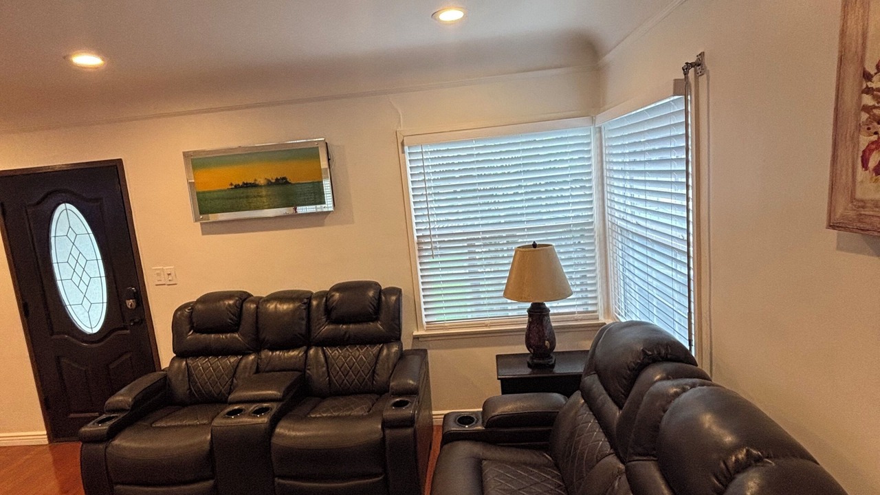 Photo of Livingroom in Inglewood