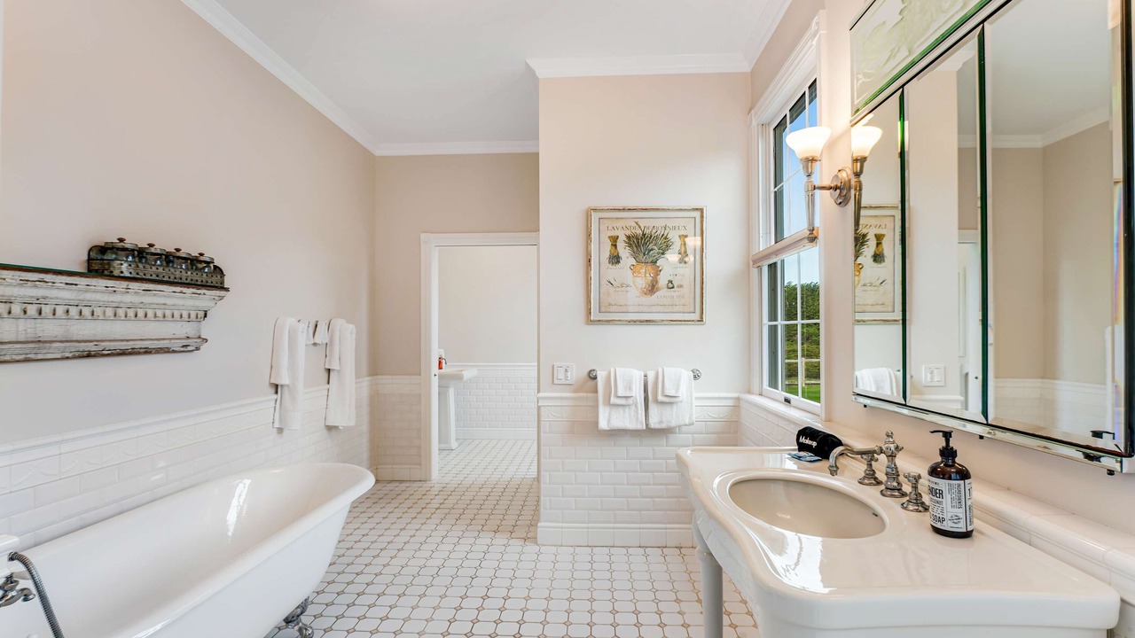 Photo of Bathroom in Caspar