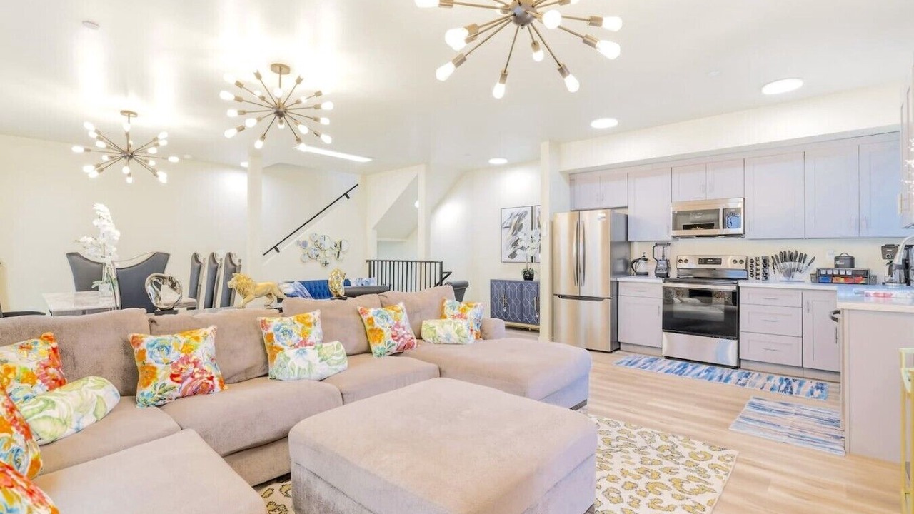 Photo of Livingroom in North Hills East