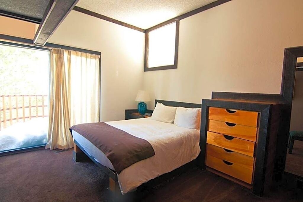 Photo of Bedroom in Tahoe Village