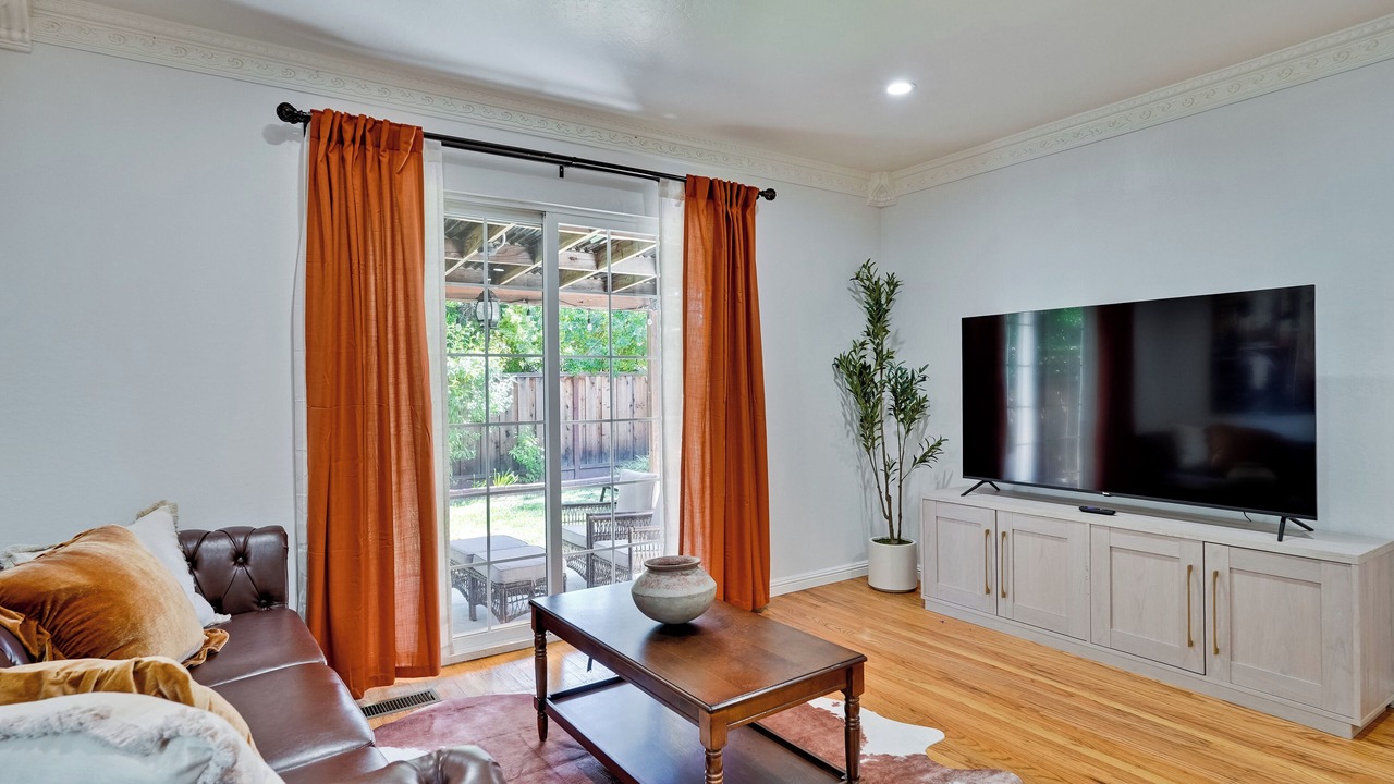 Photo of Livingroom in Almaden