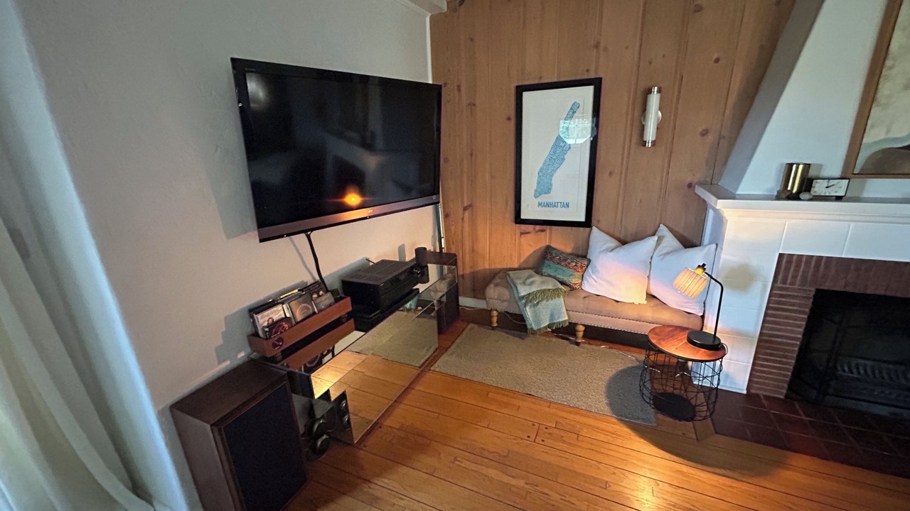 Photo of Livingroom in Adams Hill