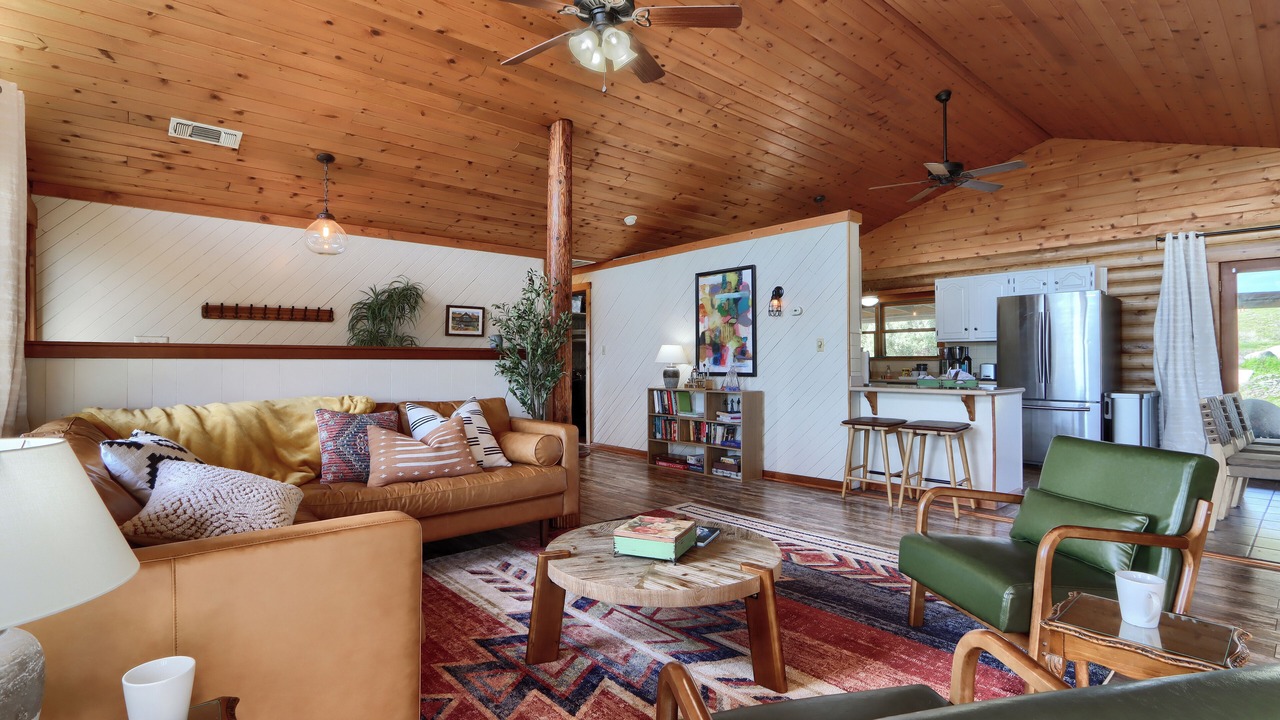Photo of Livingroom in Yosemite Lakes