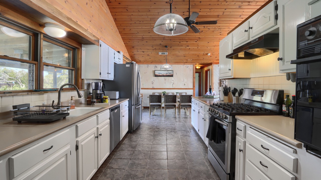 Photo of Kitchen in Yosemite Lakes