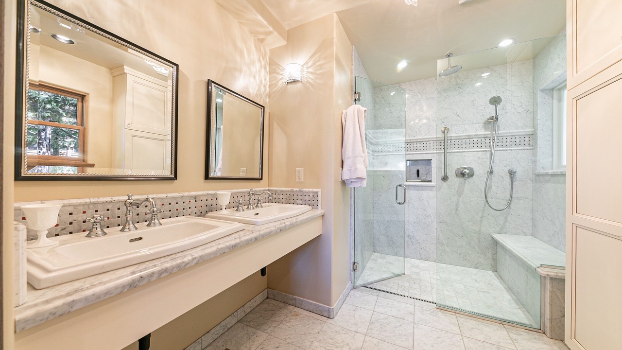 Photo of Bathroom in Tahoma
