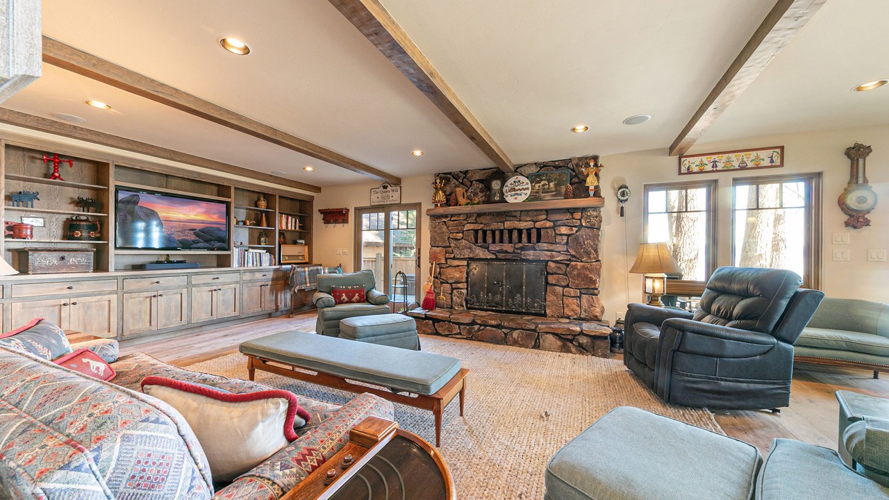 Photo of Livingroom in Tahoma