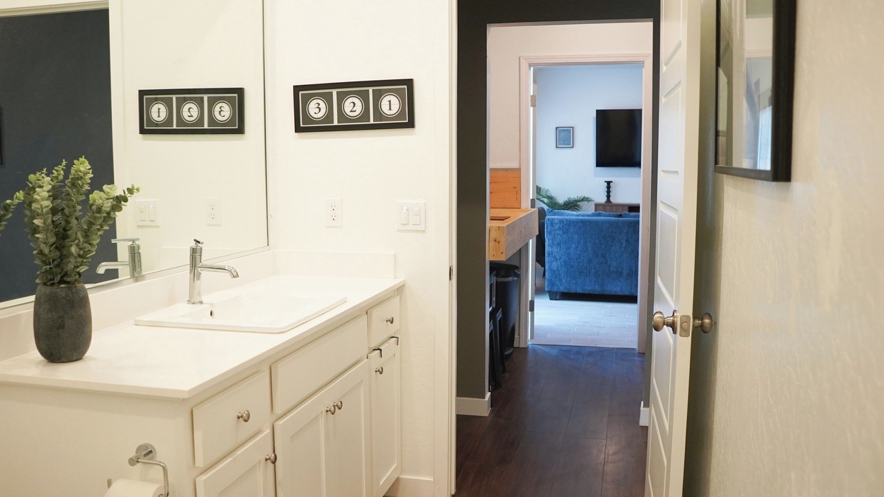 Photo of Bathroom in Hanford