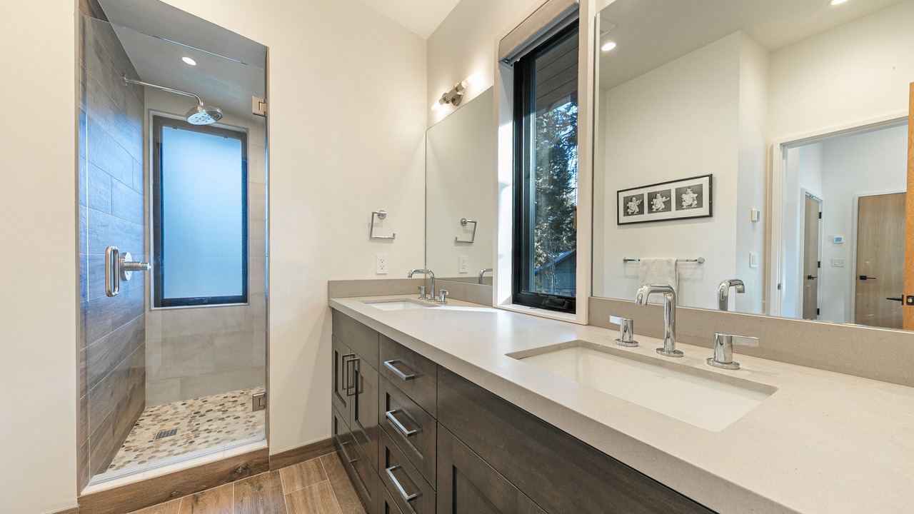 Photo of Bathroom in Tahoma