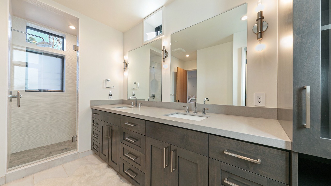 Photo of Bathroom in Tahoma
