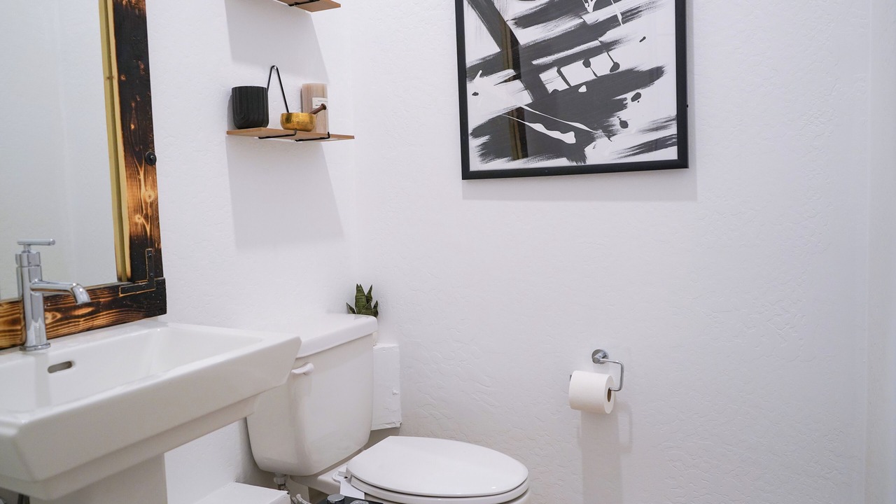 Photo of Bathroom in Hanford