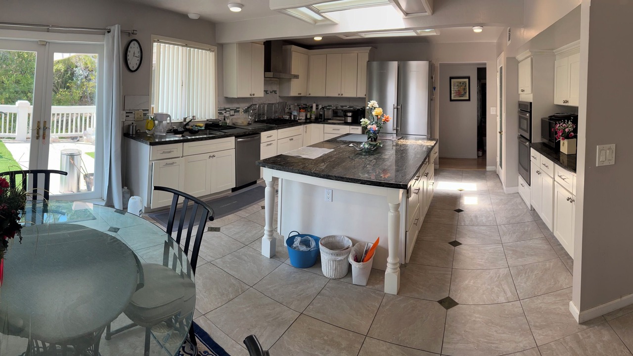 Photo of Kitchen in Los Altos Hills