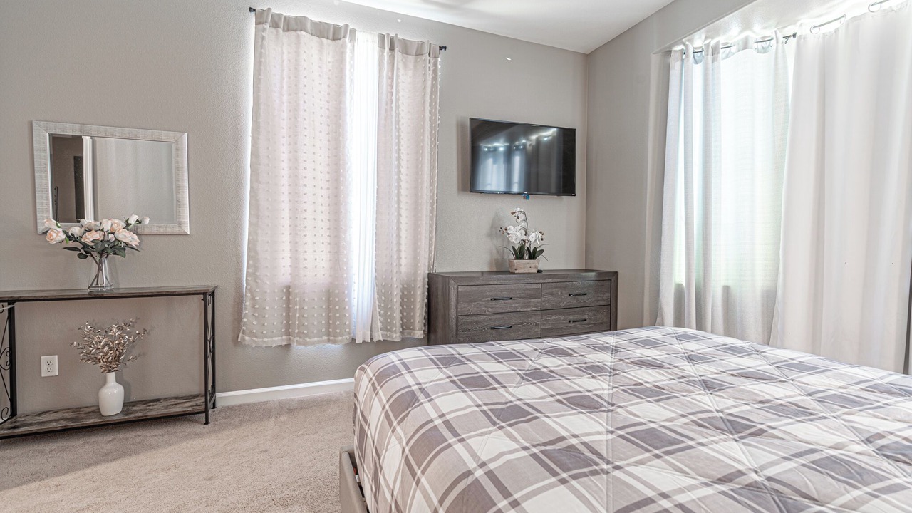 Photo of Bedroom in Raisin
