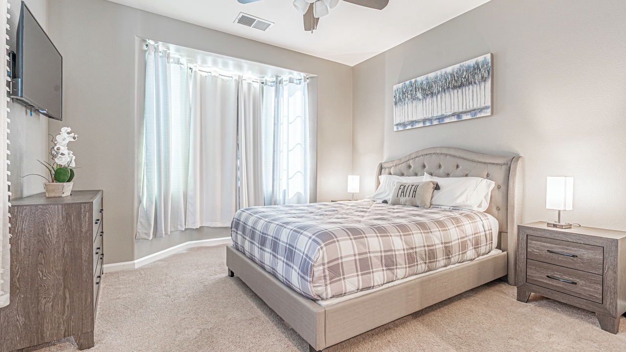 Photo of Bedroom in Raisin