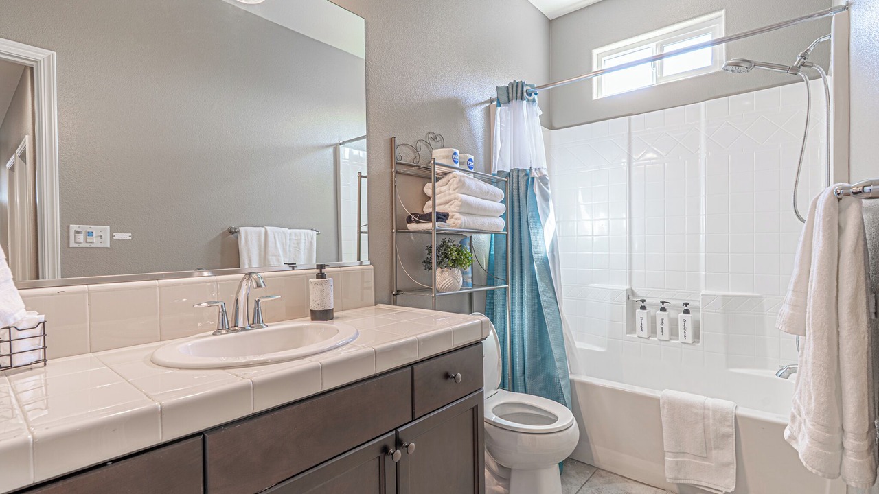 Photo of Bathroom in Raisin