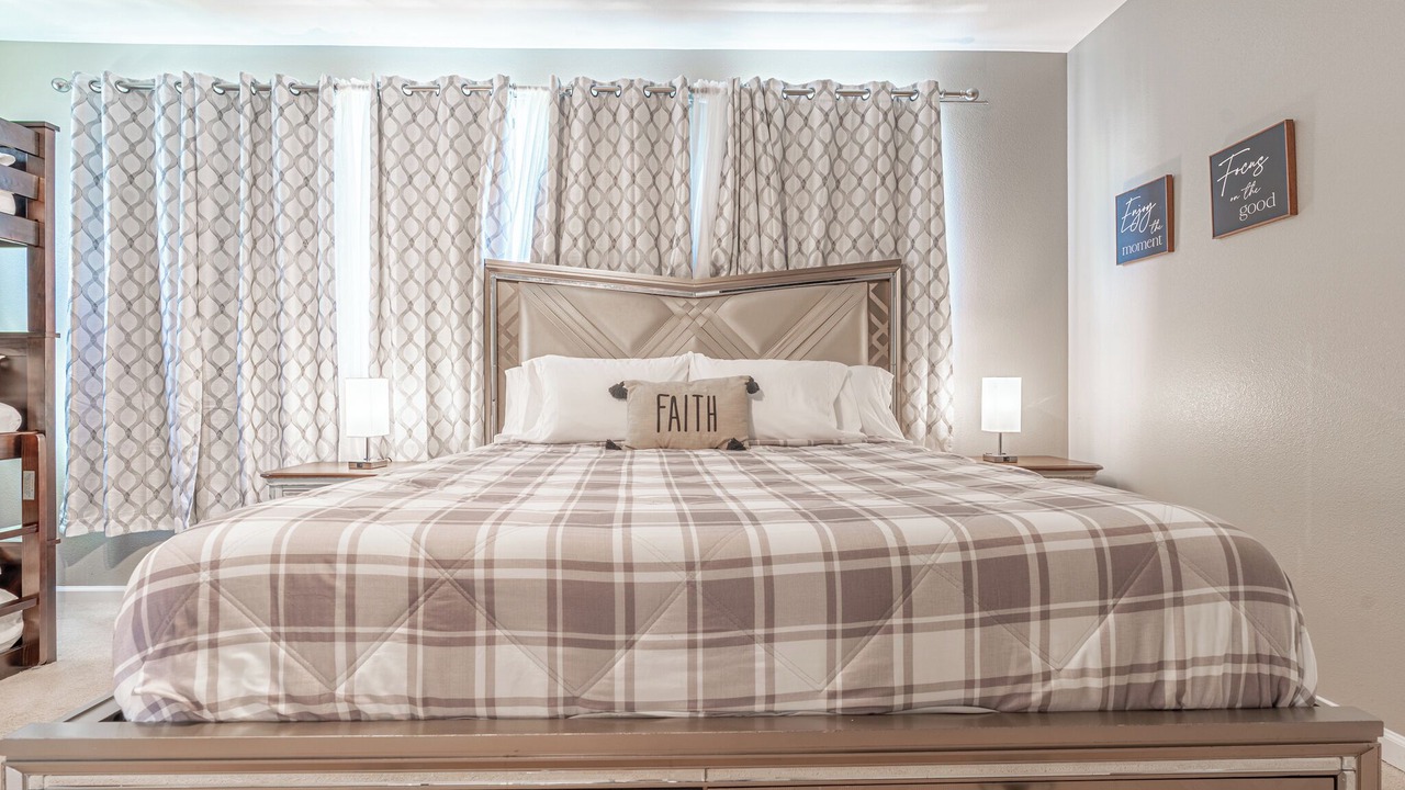 Photo of Bedroom in Raisin