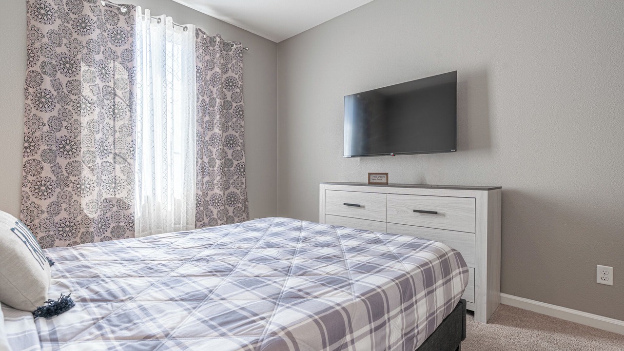 Photo of Bedroom in Raisin