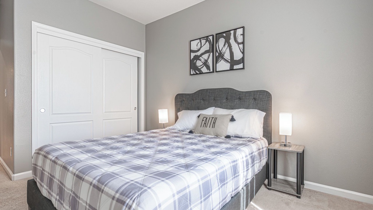 Photo of Bedroom in Raisin