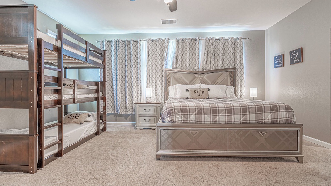 Photo of Bedroom in Raisin