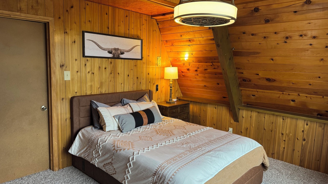 Photo of Bedroom in Wofford Heights