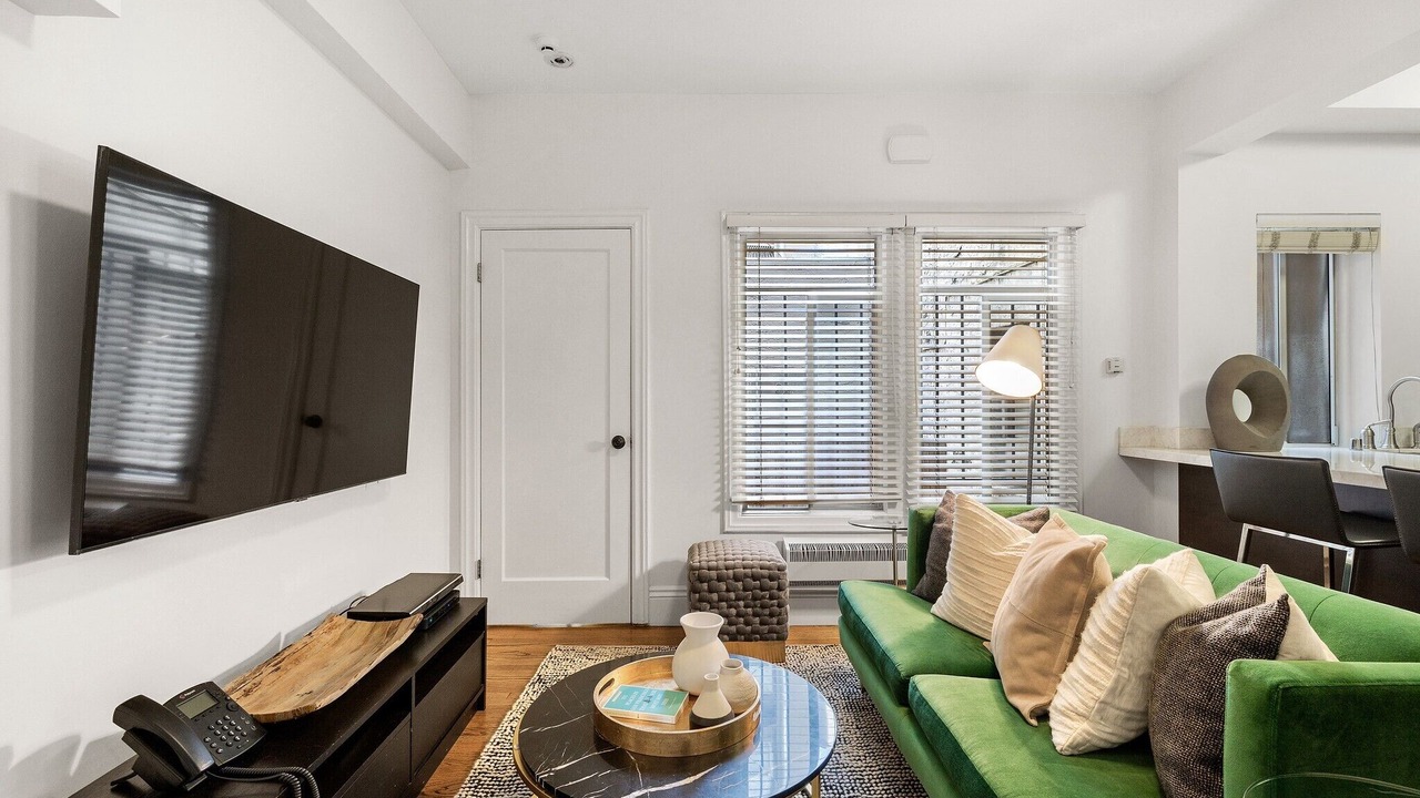 Photo of Livingroom in Downtown San Francisco