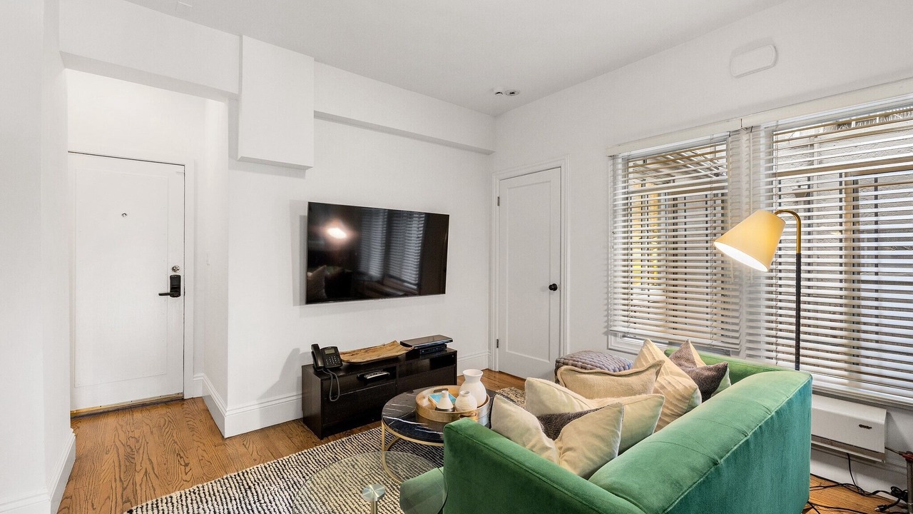 Photo of Livingroom in Downtown San Francisco