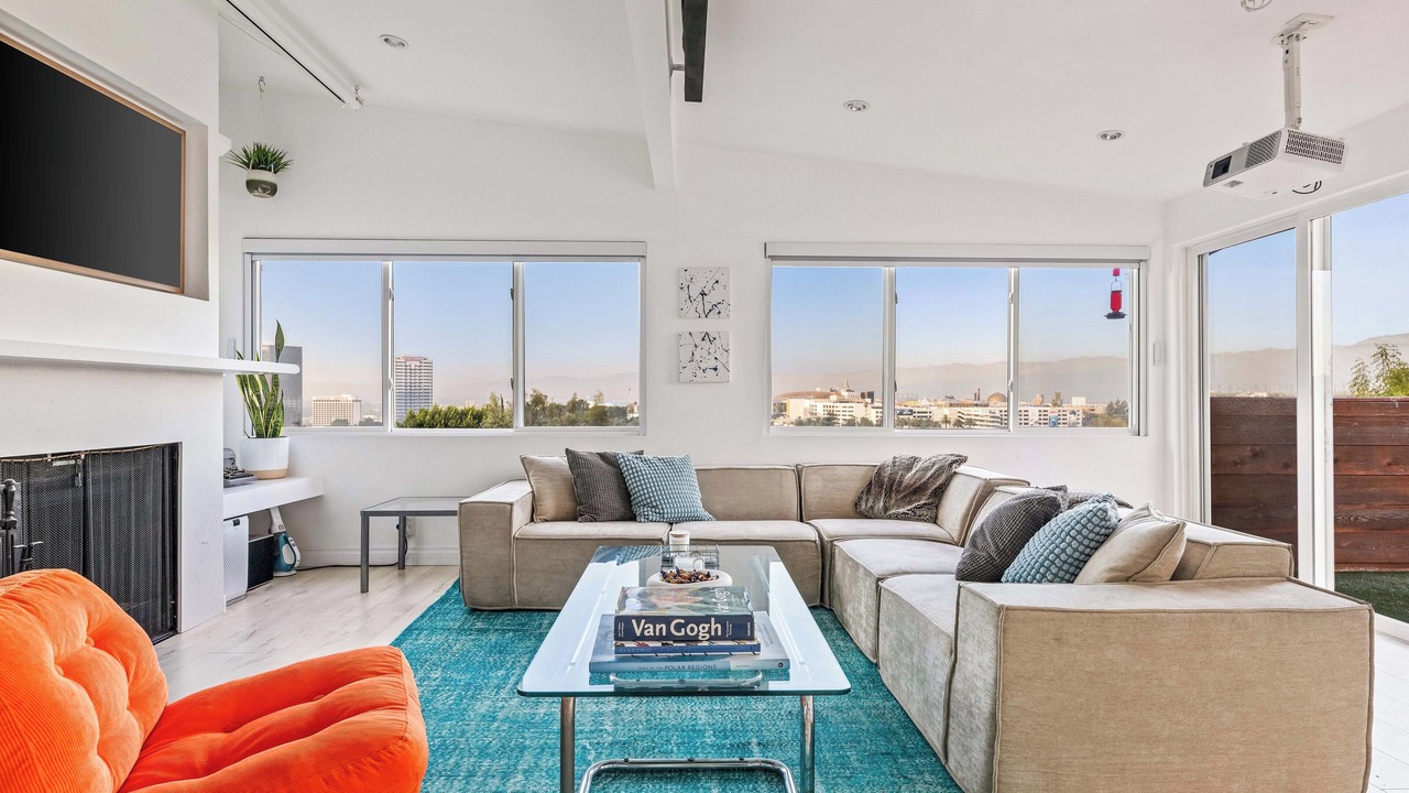Photo of Livingroom in Los Angeles