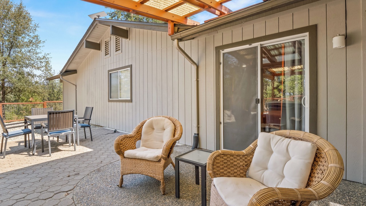 Photo of Outdoor in Oakhurst