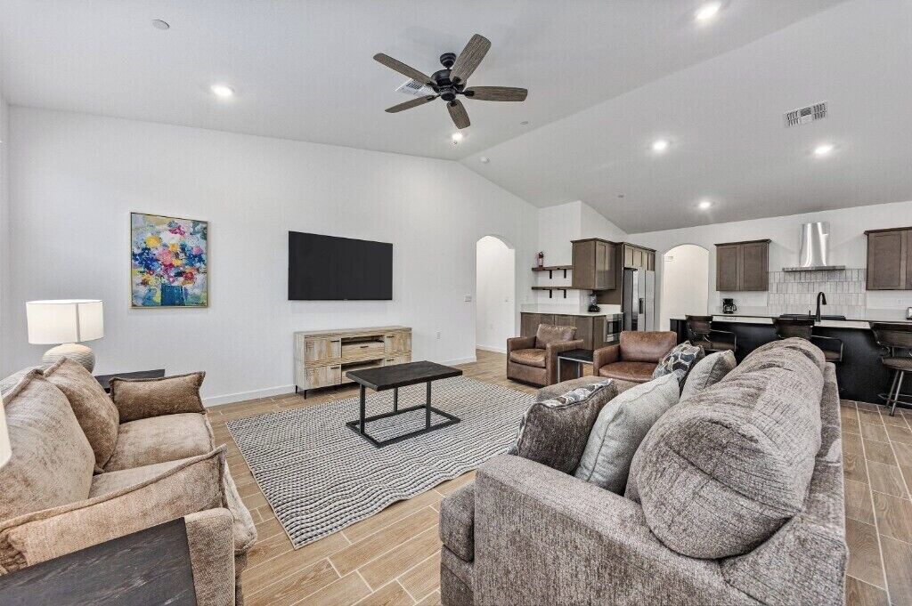 Photo of Livingroom in Pumpkin Center