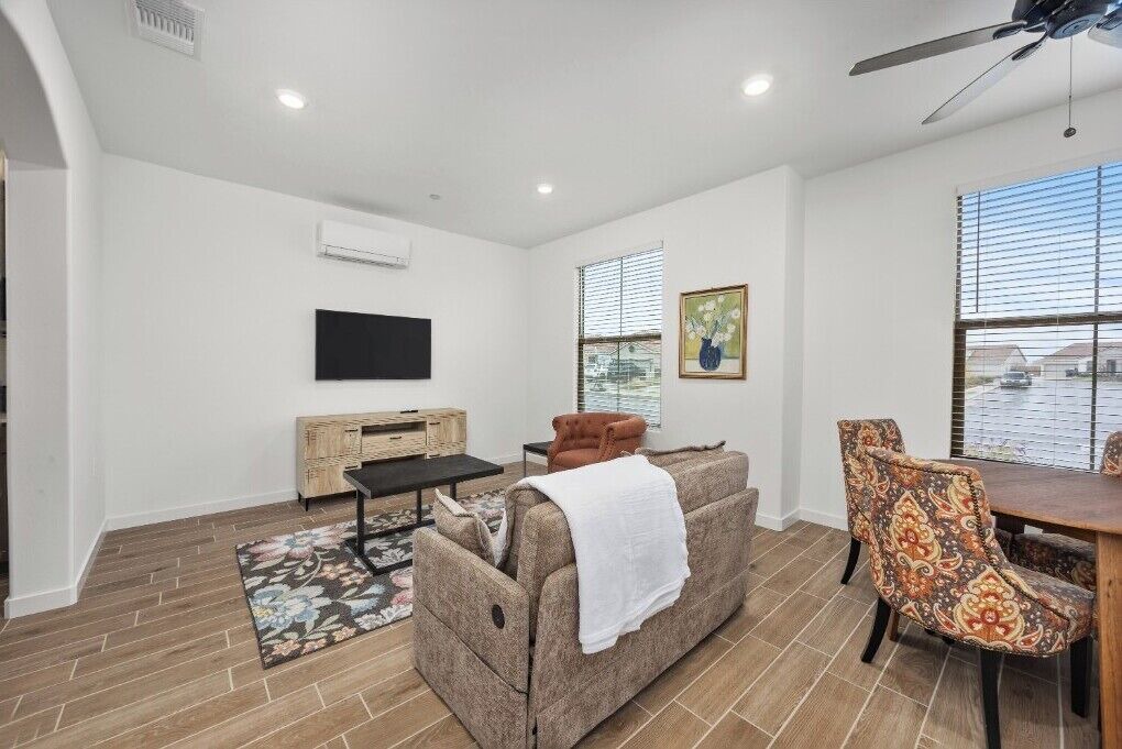 Photo of Livingroom in Pumpkin Center