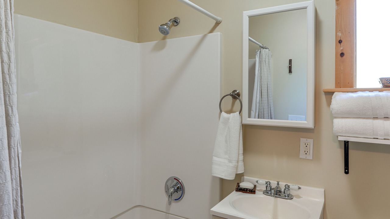 Photo of Bathroom in Pine Mountain Club