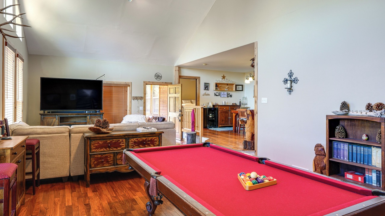 Photo of Bedroom in Pine Mountain Club